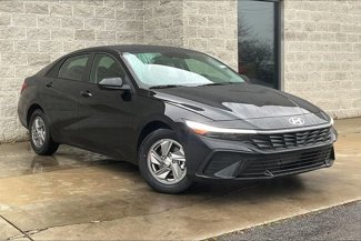 New 2025 Hyundai Elantra SE image 1