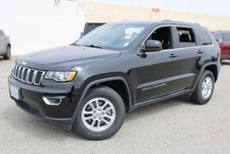 Used 2020 Jeep Grand Cherokee Laredo image 1
