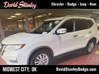 Used 2018 Nissan Rogue SV image 1
