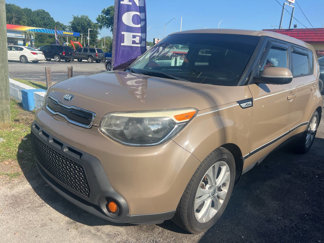 Used 2015 Kia Soul + image 1