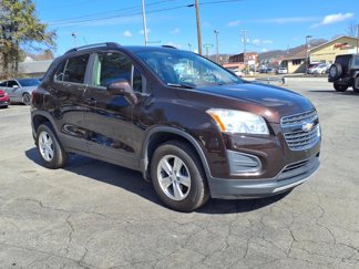 Used 2015 Chevrolet Trax LT w/ LT Sun and Sound Package image 1