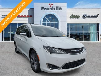 Used 2019 Chrysler Pacifica Limited w/ Tire & Wheel Group image 1