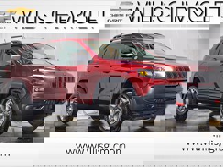Used 2019 Jeep Cherokee Trailhawk w/ Cold Weather Group image 1