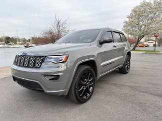 Certified 2022 Jeep Grand Cherokee Laredo X image 1