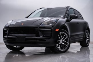 Certified 2025 Porsche Macan image 1