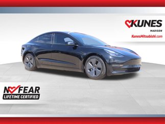 Used 2022 Tesla Model 3 Standard Range image 1