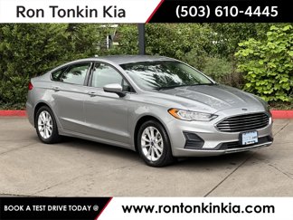 Used 2020 Ford Fusion SE image 1