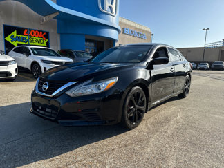 Used 2017 Nissan Altima 2.5 SR w/ Midnight Edition Package image 1