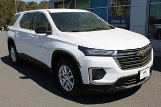 Used 2022 Chevrolet Traverse LS image 1