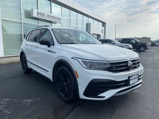 Used 2022 Volkswagen Tiguan SE R-Line image 1