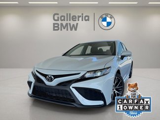 Used 2024 Toyota Camry SE image 1