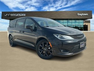 Used 2019 Chrysler Pacifica Touring Plus w/ S Appearance Package image 1