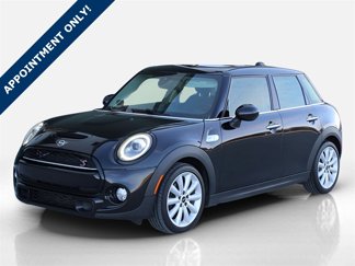 Used 2019 MINI Cooper S image 1