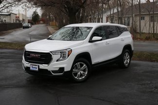 Used 2024 GMC Terrain SLE image 1