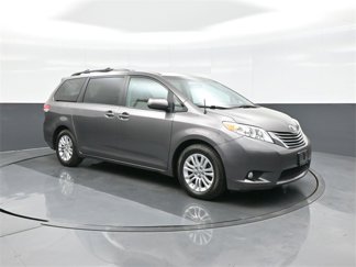 Used 2014 Toyota Sienna XLE image 1
