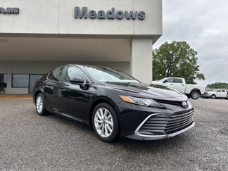Used 2024 Toyota Camry LE image 1