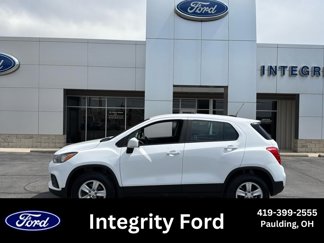 Used 2017 Chevrolet Trax LS image 1