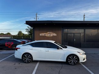 Used 2022 Nissan Altima 2.5 SR image 1