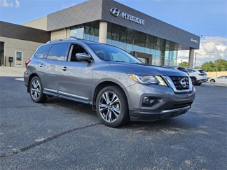 Used 2020 Nissan Pathfinder Platinum image 1