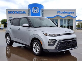 Used 2020 Kia Soul S image 1