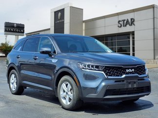 Used 2022 Kia Sorento LX image 1