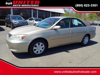 Used 2004 Toyota Camry LE image 1