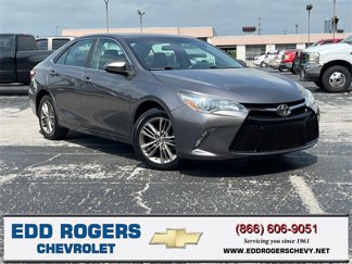 Used 2015 Toyota Camry SE image 1
