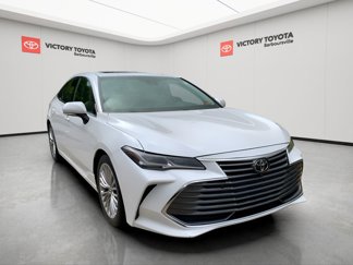 Used 2019 Toyota Avalon Limited image 1
