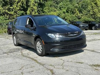 Certified 2017 Chrysler Pacifica Touring image 1
