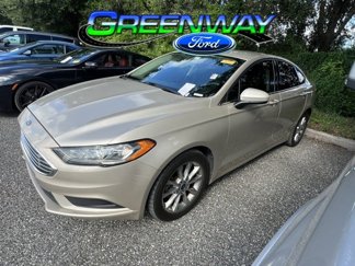 Used 2017 Ford Fusion SE image 1
