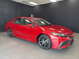Used 2021 Toyota Camry SE image 1