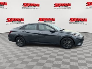 Used 2021 Hyundai Elantra SEL image 1