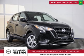 Used 2022 Nissan Kicks S image 1
