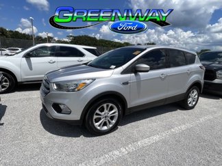 Used 2017 Ford Escape SE image 1