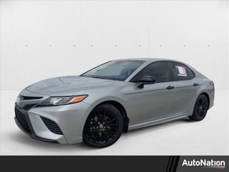Used 2020 Toyota Camry SE image 1