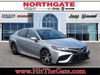 Used 2022 Toyota Camry SE image 1