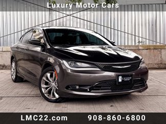 Used 2016 Chrysler 200 S image 1