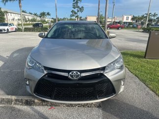Used 2016 Toyota Camry SE image 1
