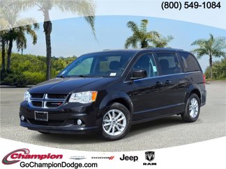 Used 2019 Dodge Grand Caravan SXT image 1