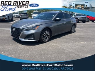 Used 2024 Nissan Altima 2.5 SV image 1