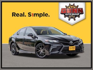 Used 2022 Toyota Camry SE image 1