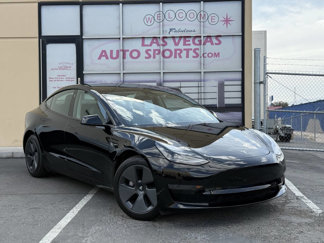 Used 2022 Tesla Model 3 Standard Range image 1