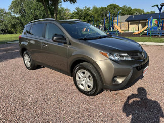 Used 2015 Toyota RAV4 LE image 1