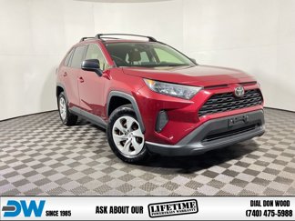 Used 2019 Toyota RAV4 LE image 1