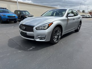 Used 2019 INFINITI Q70 Luxe image 1
