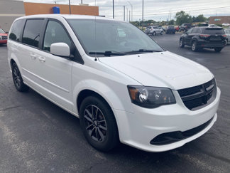Used 2016 Dodge Grand Caravan SE image 1