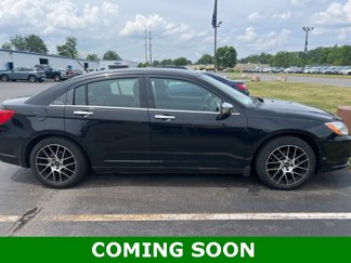 Used 2011 Chrysler 200 Limited image 1