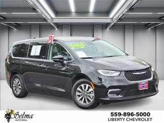 Used 2022 Chrysler Pacifica Touring-L w/ Uconnect Theater Family Group image 1