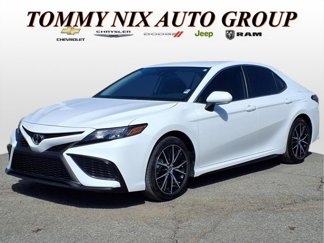 Used 2024 Toyota Camry SE image 1