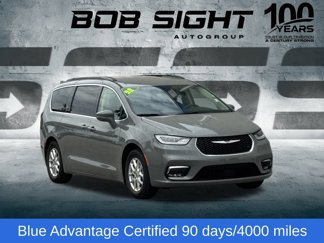 Used 2022 Chrysler Pacifica Touring-L image 1